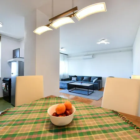 Alpaca Penthouse With A Stunning Sea View アパート リエカ