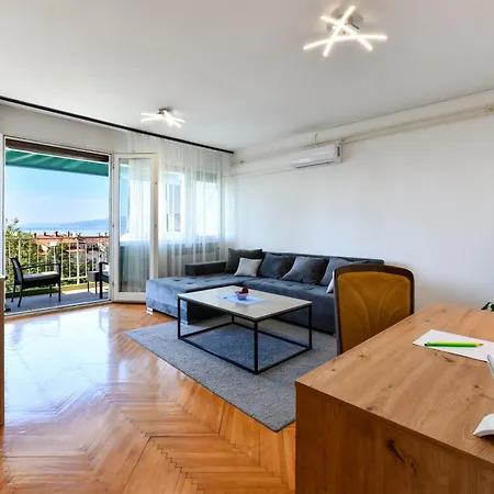 Alpaca Penthouse With A Stunning Sea View リエカ